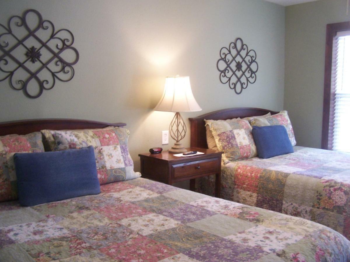 Blanco County Inn & Guesthouses Ngoại thất bức ảnh